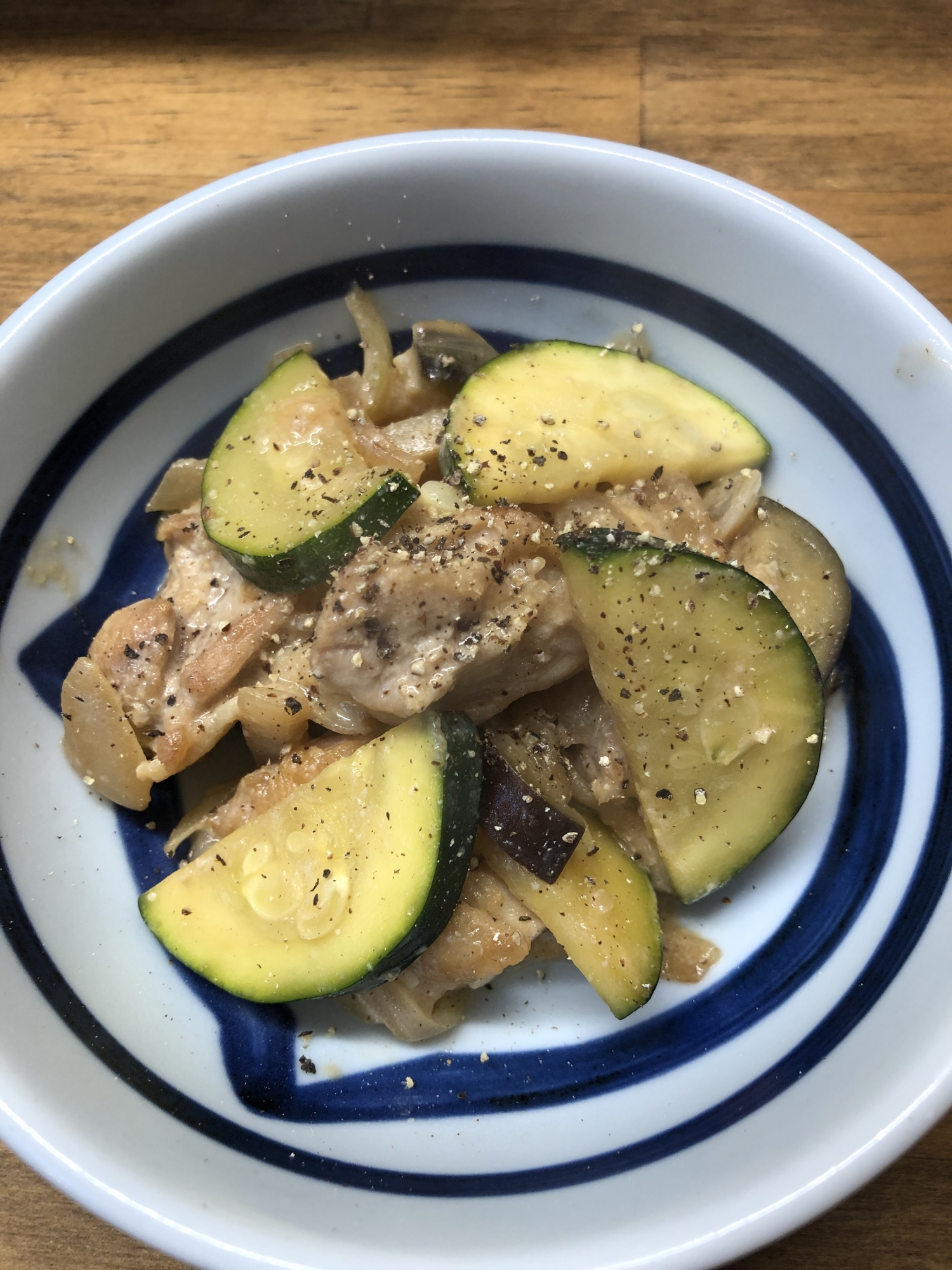 鶏肉とズッキーニの味噌煮炒め