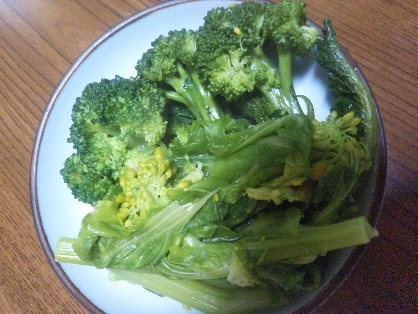 小松菜とブロッコリーのサラダ
