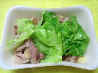 簡単レンジで豚肉キャベツ蒸し♪