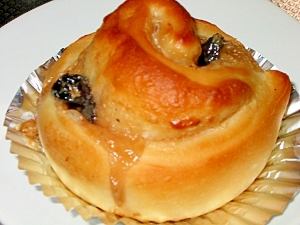 H.B.干しブルーベリーのマスカルポーネチーズパン