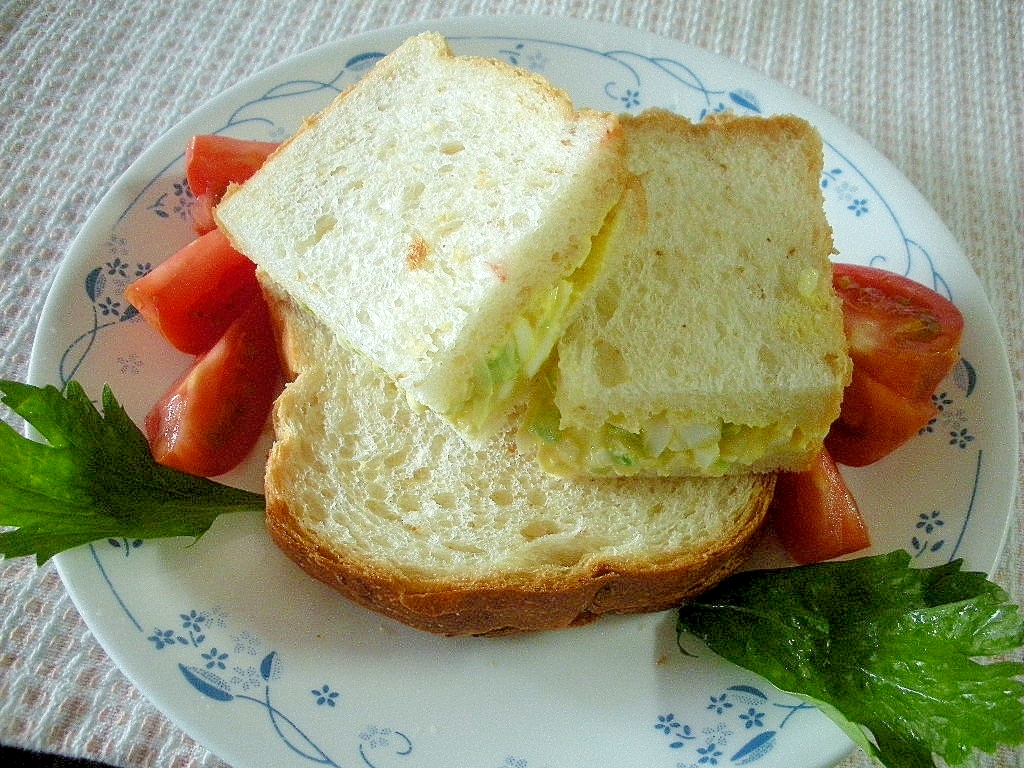 ☆ゆでたまごとセロリの中華風サンドイッチ☆