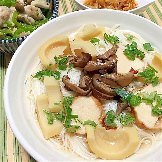 真竹で作る　初夏のぶっかけそうめん