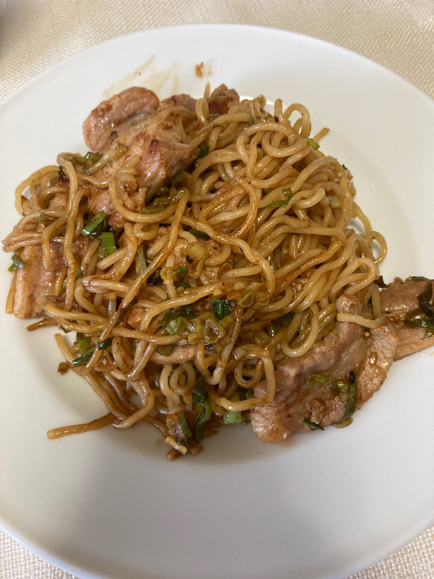 うちの麺　豚バラネギ焼きそば