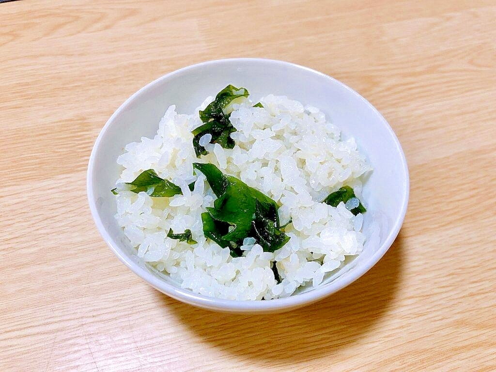 給食のあの味が楽しめる！炊飯器で簡単！わかめご飯