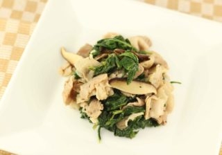 フーチバー(よもぎ)と豚肉炒め