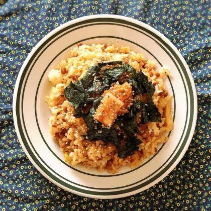 冷蔵庫整理した際にちょうど材料があったのでお昼ご飯に作りました。少量のキムチと玉子なしでも美味しくできるのが嬉しいです！素敵なレシピありがとうございます。