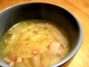 白菜とベーコンのスープ