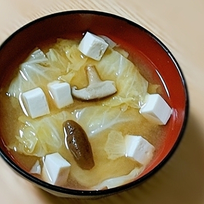 簡単☆キャベツの味噌汁