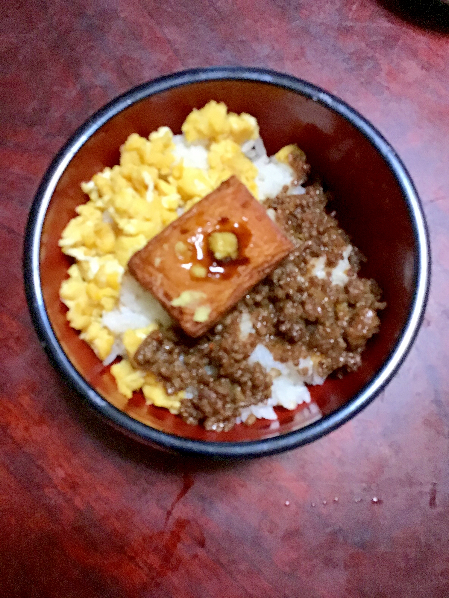 薩摩揚げオンザ二色丼。