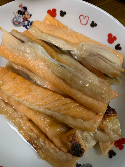 パリパリ皮まで食べれるハラス鮭焼き