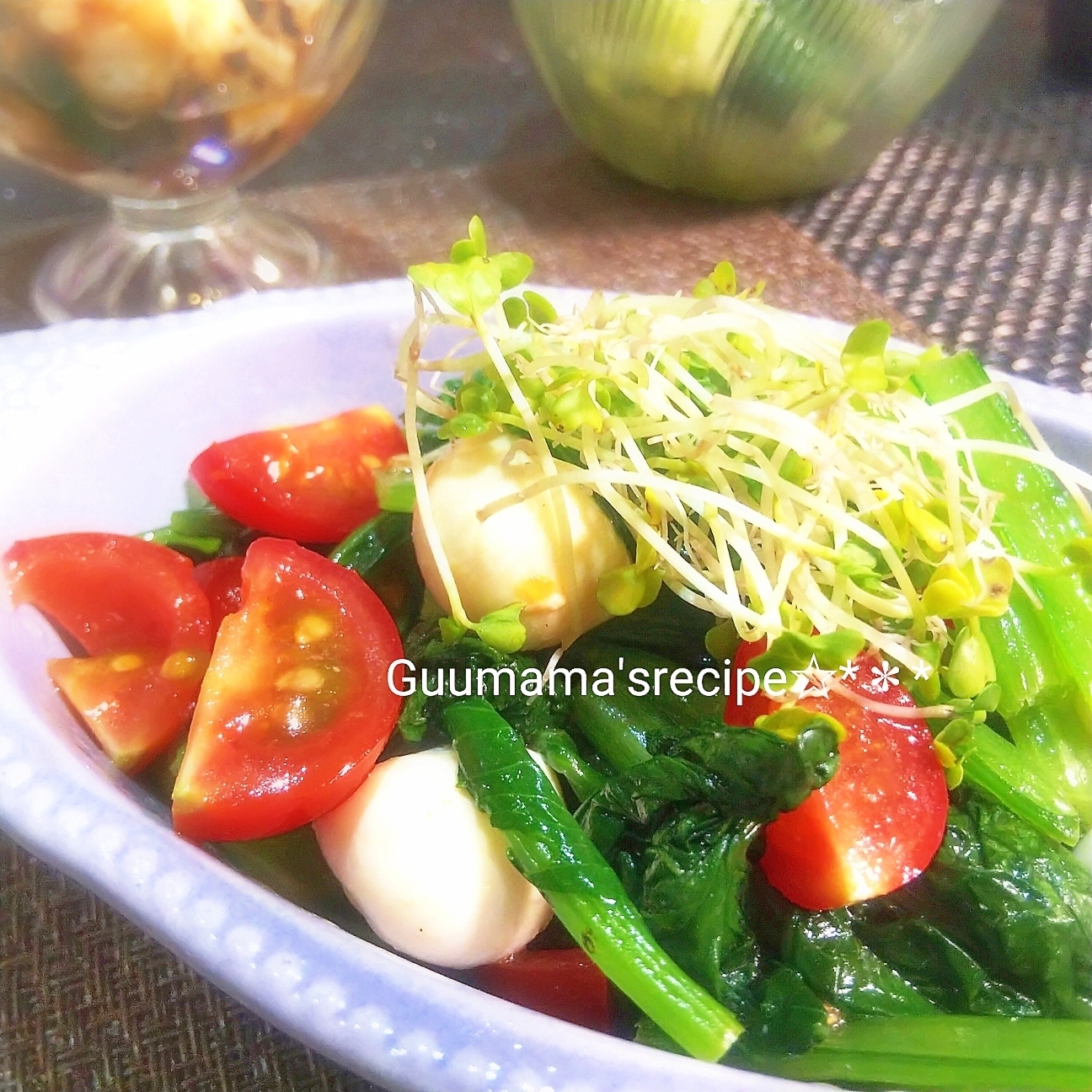 彩り◎栄養満点♡小松菜とモッツァレラチーズのサラダ