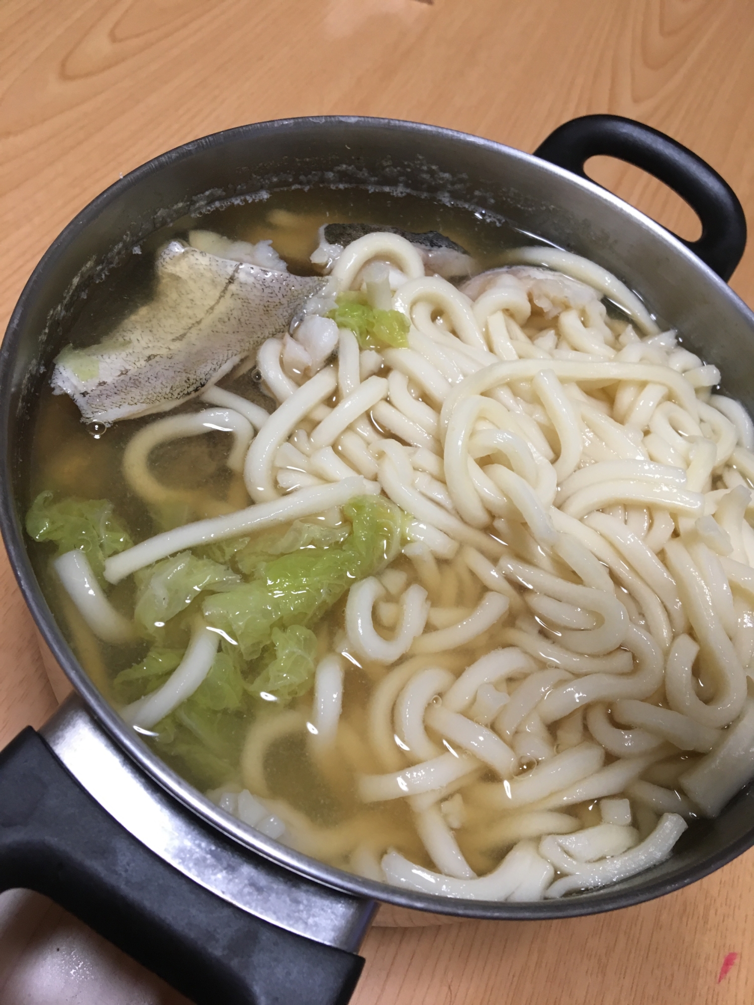 真鱈と白菜のうどん鍋(^ ^)