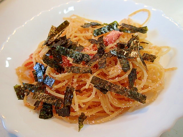 刻み海苔のせて　明太子パスタ