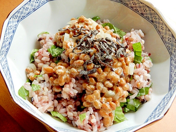 ５分！？昔の朝ごはん風❤白菜揉み入り納豆丼♪