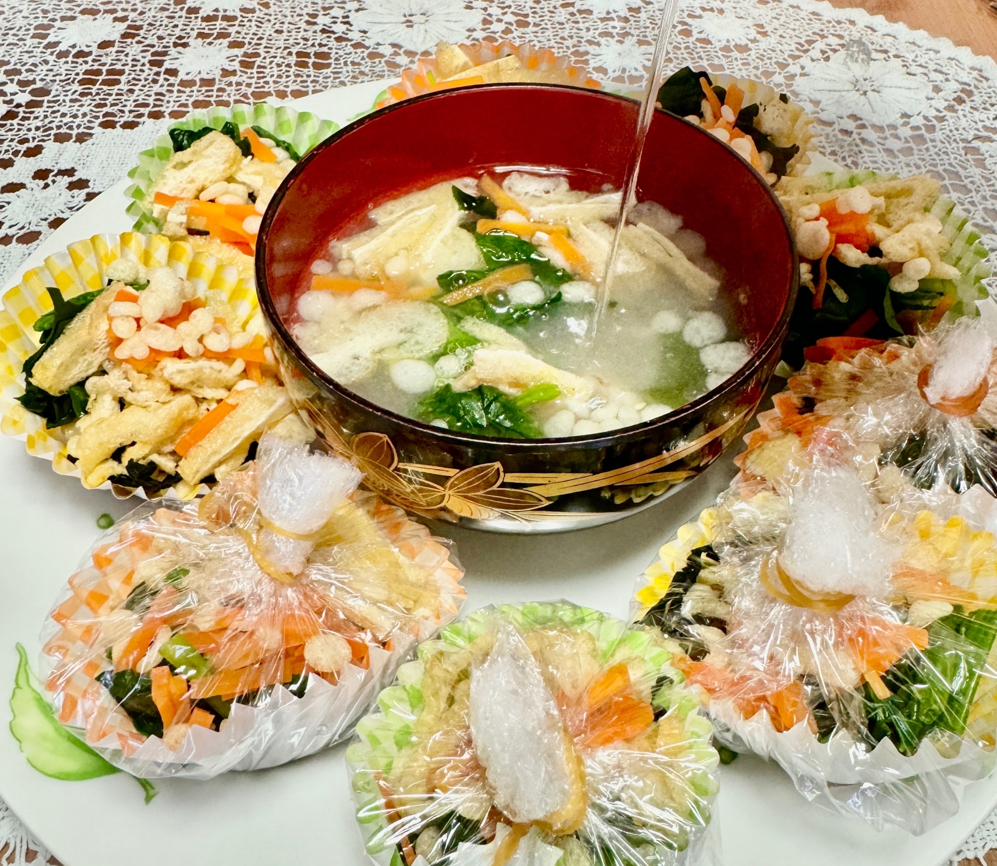 ほうれん草と胡麻と人参とわかめと油揚げ…の☆味噌玉 レシピ・作り方