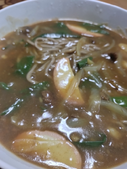 参考にさせてもらいました。冷蔵庫にあった蕎麦で作ってみました。