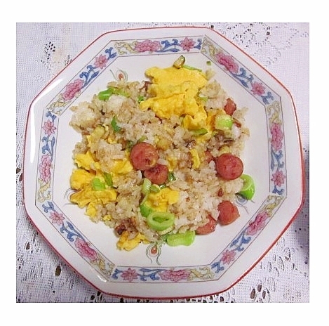 炒飯（長ネギ・ウインナー・たまご）
