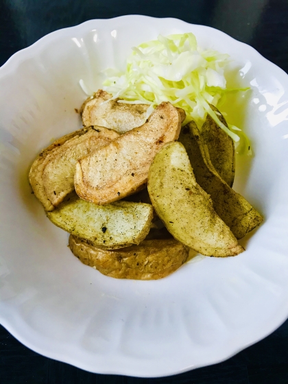 ホクホクで皮がパリッとした感じにできました。
強めの味付けでおやつやおつまみに良さそうですね。
カレーの風味が効いていて美味しかったです。