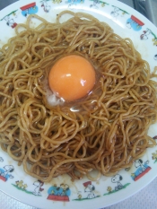 ずぼらレシピ 冷凍たまごのせソース焼きそば レシピ 作り方 By みずたまsweet 楽天レシピ