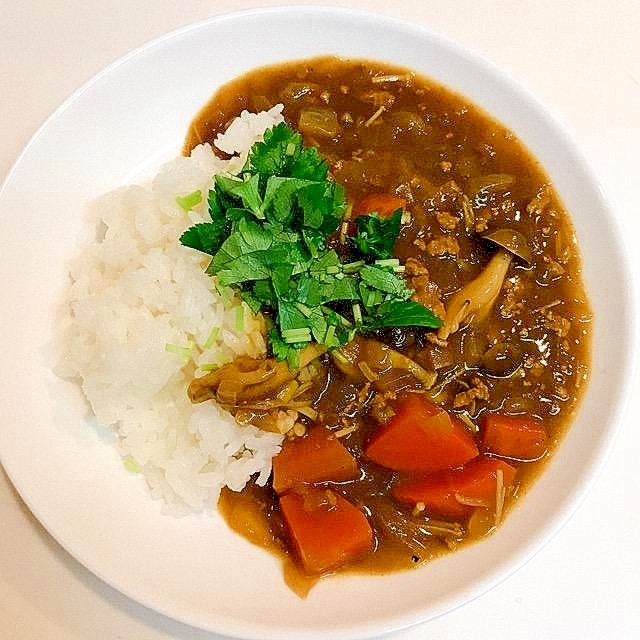 ひき肉ときのこの具沢山ベジタベルカレー