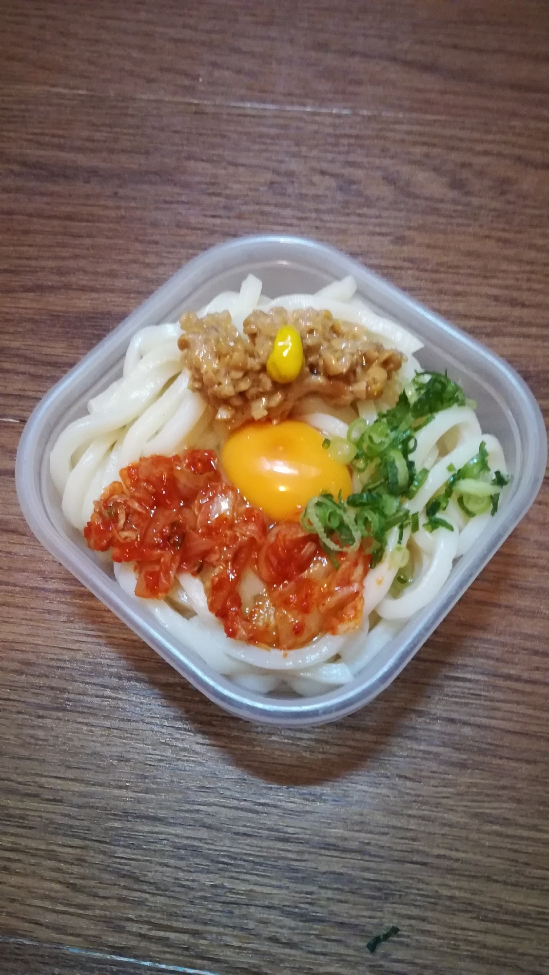 ひきわり納豆と白菜キムチの釜玉うどん