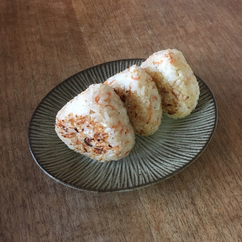 アミエビ入り焼きおにぎり