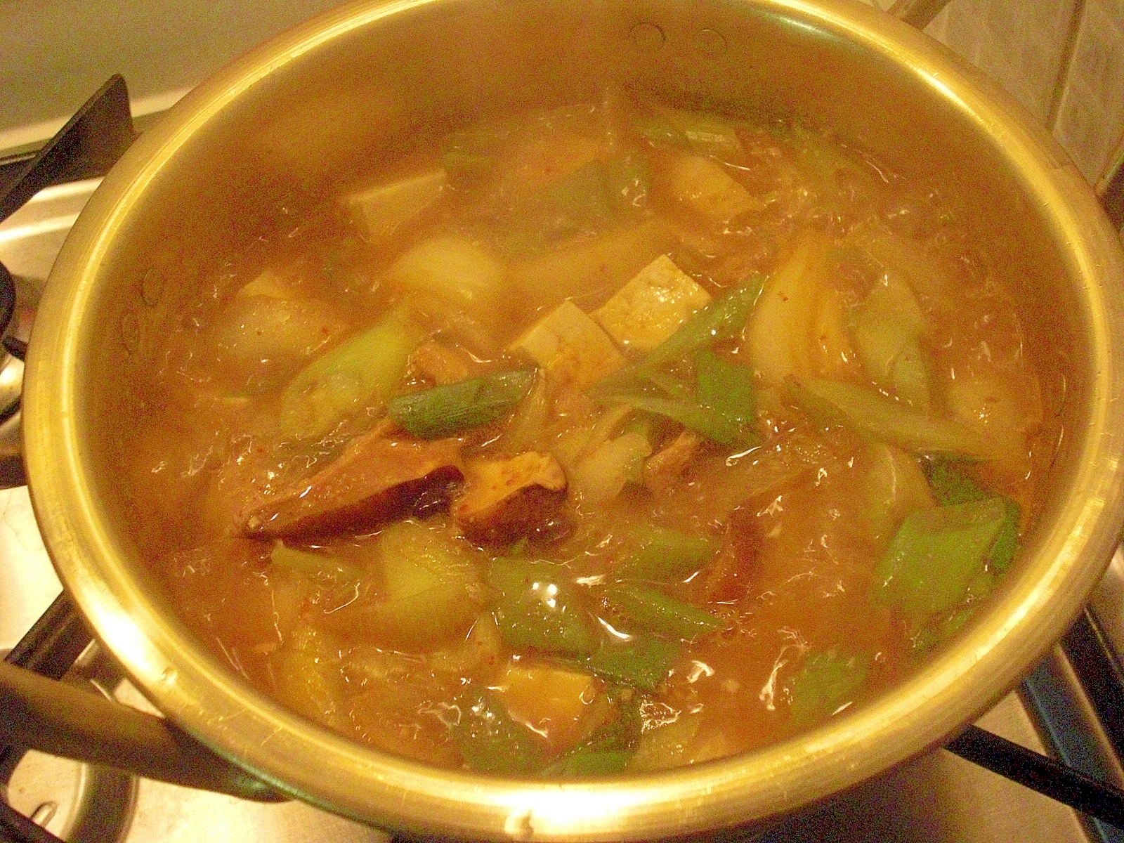 豆腐と椎茸の味噌汁