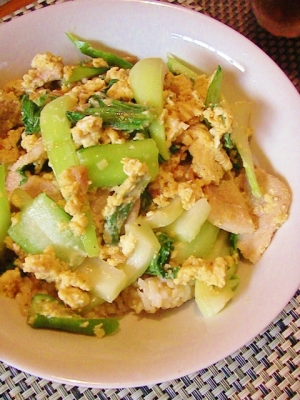 豚とチンゲン菜の梅卵とじ丼