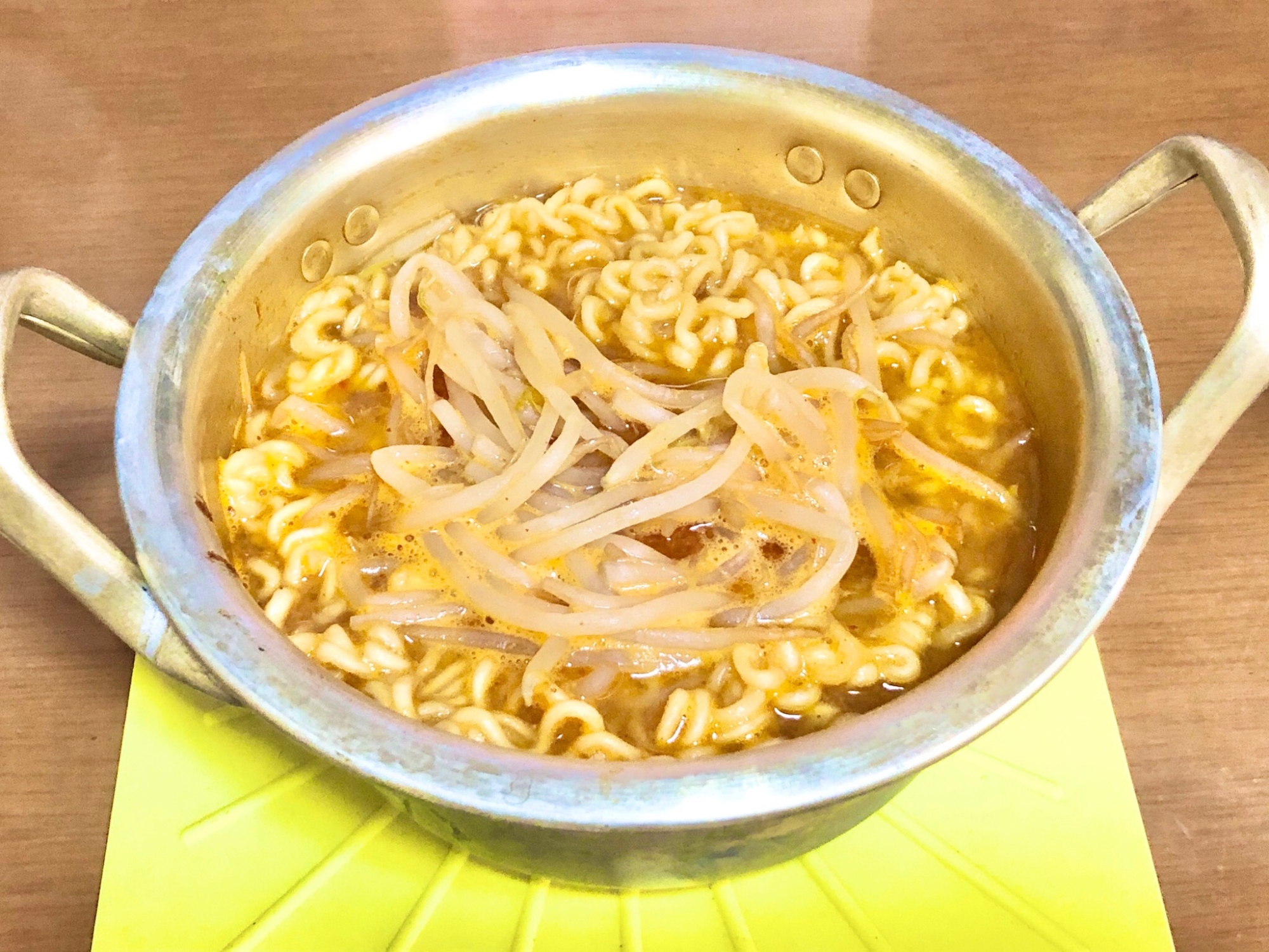 簡単 辛ラーメンアレンジ 辛味噌もやし レシピ 作り方 By くろみつきなこもち 楽天レシピ 簡単 辛ラーメンアレンジ 辛味噌もやし レシピ 作り方 By くろみつきなこもち 楽天レシピ