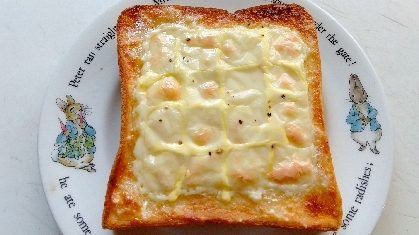 玉子ペーストとチーズのマヨトースト