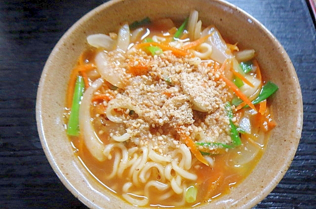 即席ラーメンで味噌ちゃんぽん