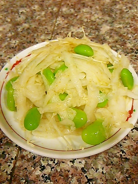 白菜と枝豆のスパイシーサラダ