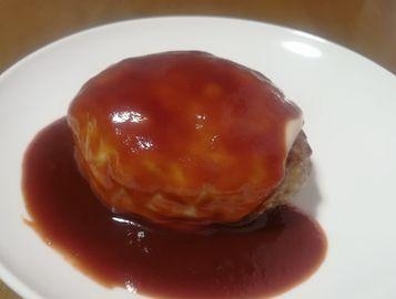 簡単ソースのチーズハンバーグ