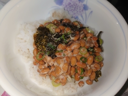 韓国のりとねぎの納豆かけご飯