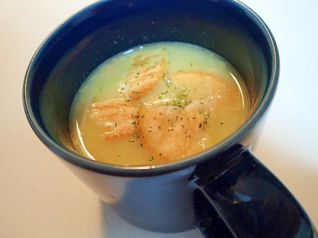 カップスープで　生姜とリッツとパセリのコ一ンスープ