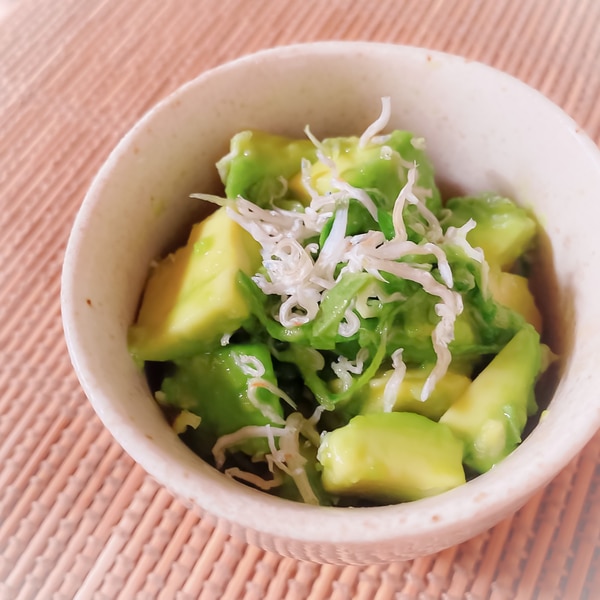 1分で完成 アボカドと大葉のジャコぽん和え レシピ 作り方 By にゃんぺこ 楽天レシピ 1分で完成 アボカドと大葉のジャコぽん和え レシピ 作り方 By にゃんぺこ 楽天レシピ