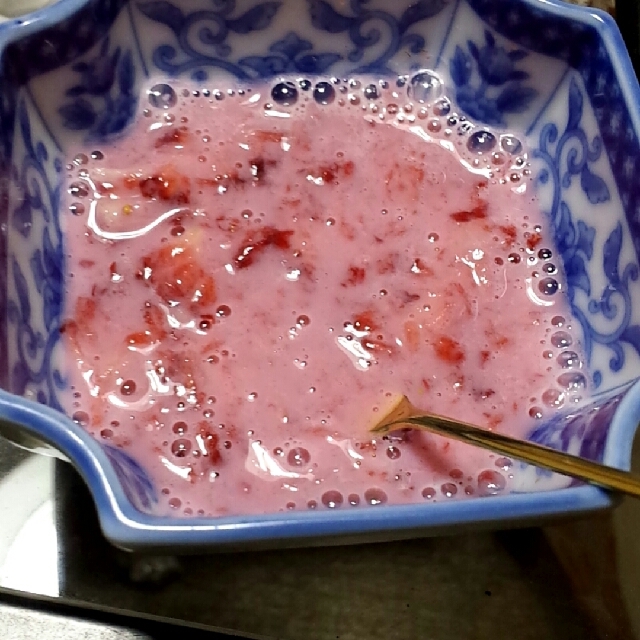 食べる苺ミルク
