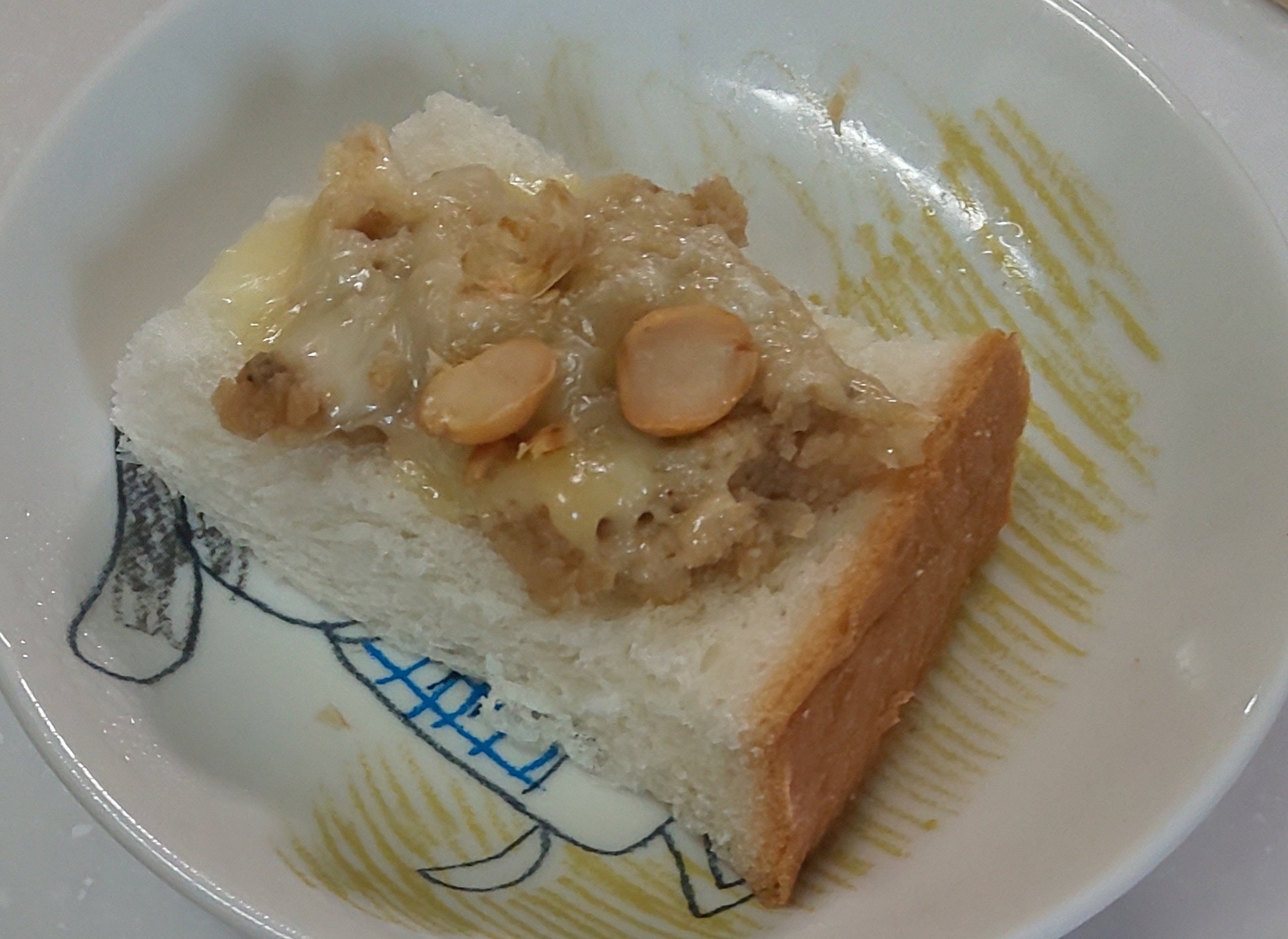 おから煮☆炒り豆のチーズトースト