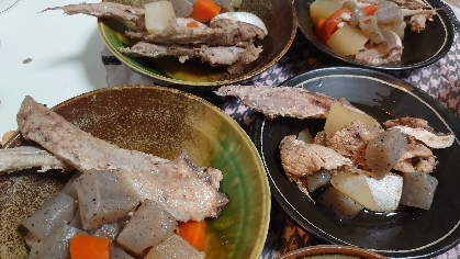 こんにゃくとぶりと大根の煮物♪