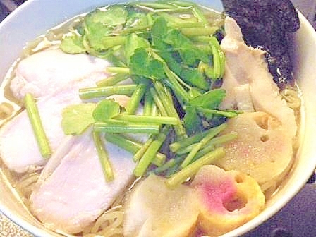 あっさり芹チキン塩ラーメン