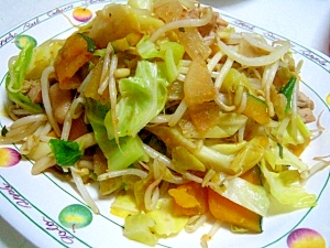 タイ風鶏と野菜の炒め物