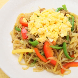 簡単！こんにゃくチャー麺　カレー風味