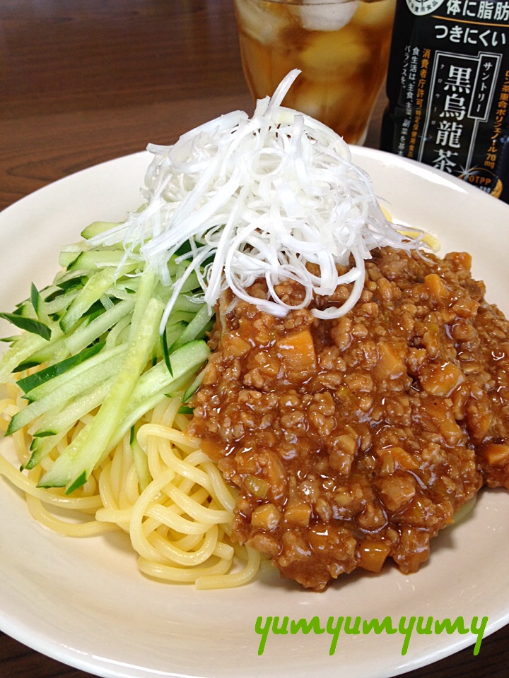 ジャージャー麺です☆豪快に混ぜがっつり食べちゃう♪