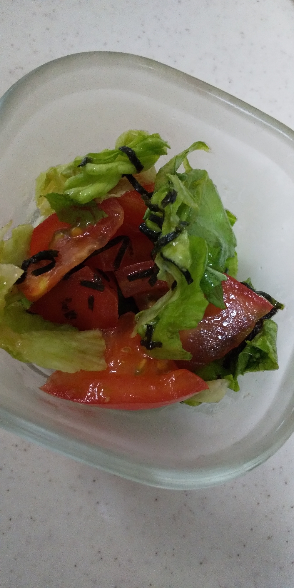 「トマト」とリーフレタスと海苔のサラダ☆