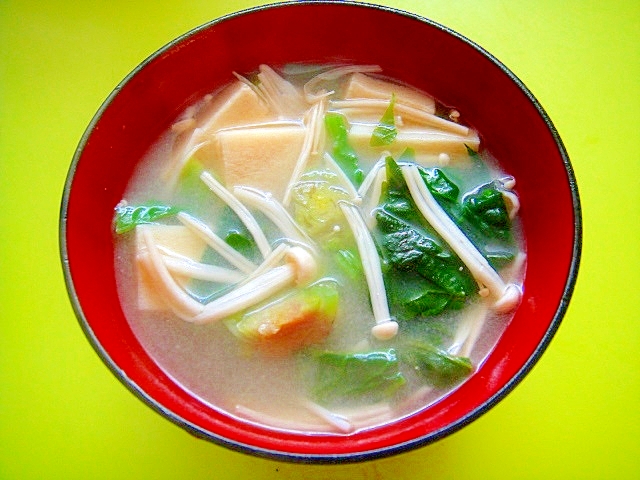 高野豆腐とほうれん草えのきの味噌汁