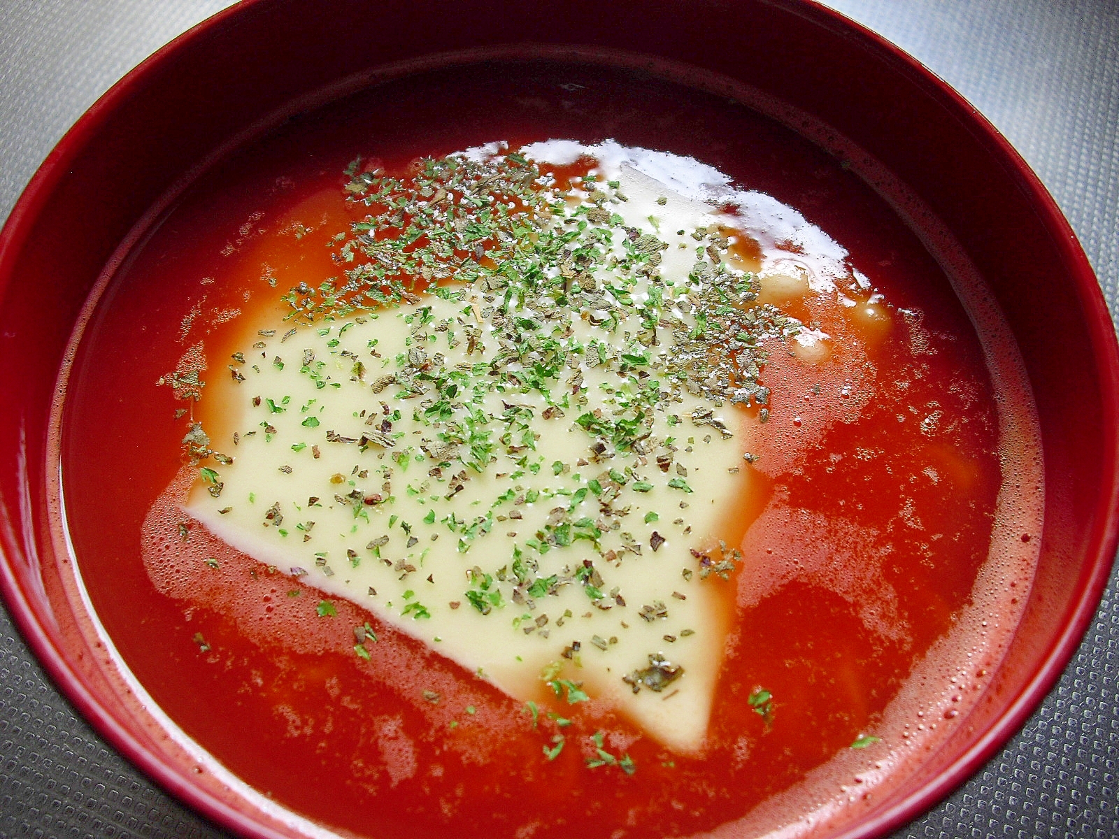 チキンラーメンで♪我が家の“トマトラーメン”