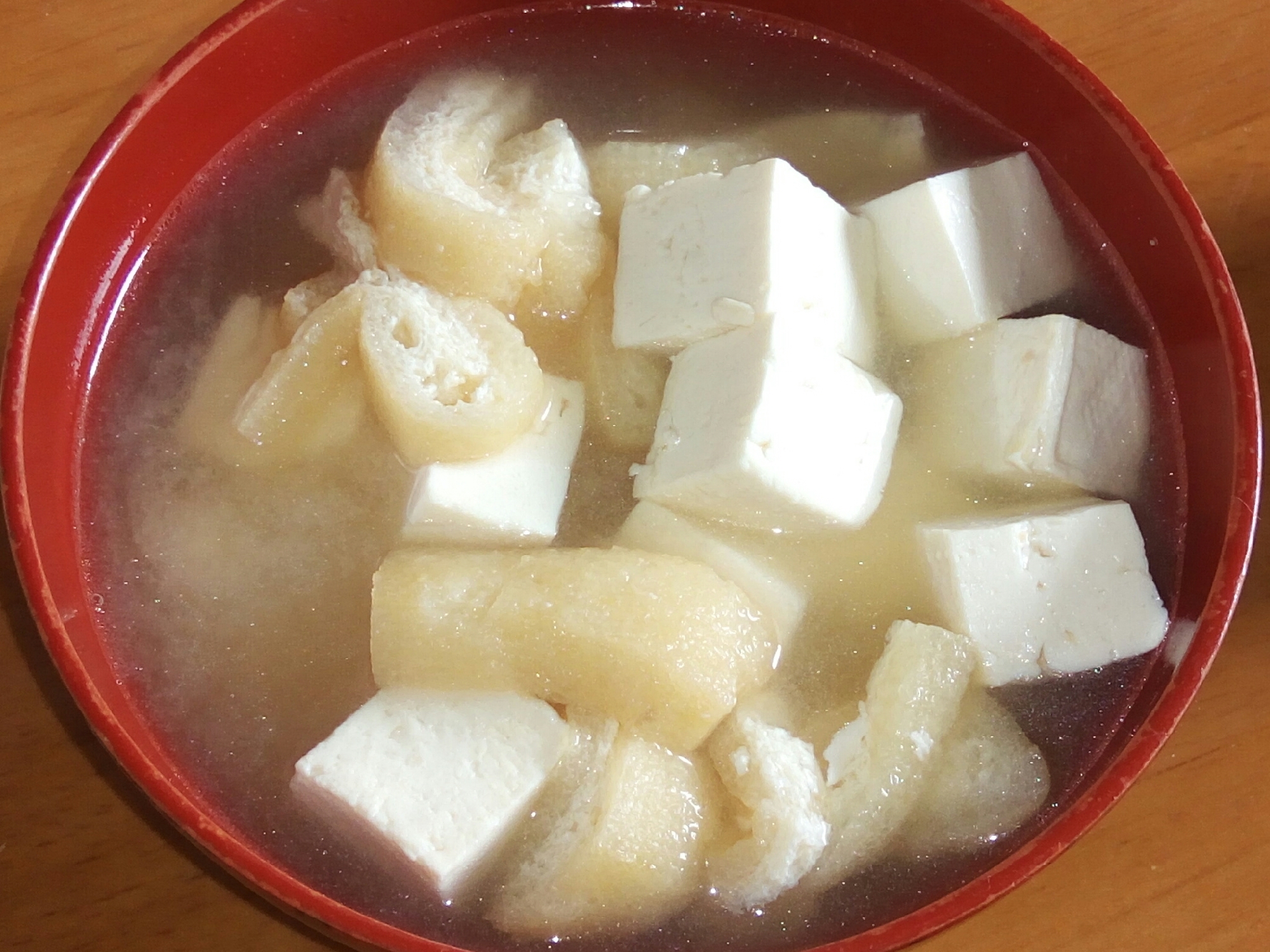 木綿豆腐と油揚げの味噌汁