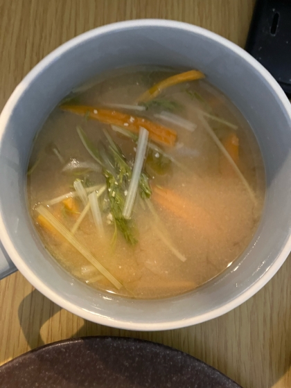 水菜たっぷり味噌汁
