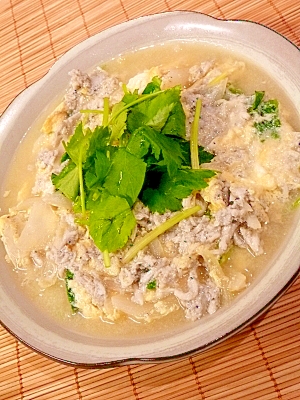 魚屋のおっちゃんオススメ 生しらすと玉ねぎの卵とじ レシピ 作り方 By まめもにお 楽天レシピ 魚屋のおっちゃんオススメ 生しらすと玉ねぎの卵とじ レシピ 作り方 By まめもにお 楽天レシピ