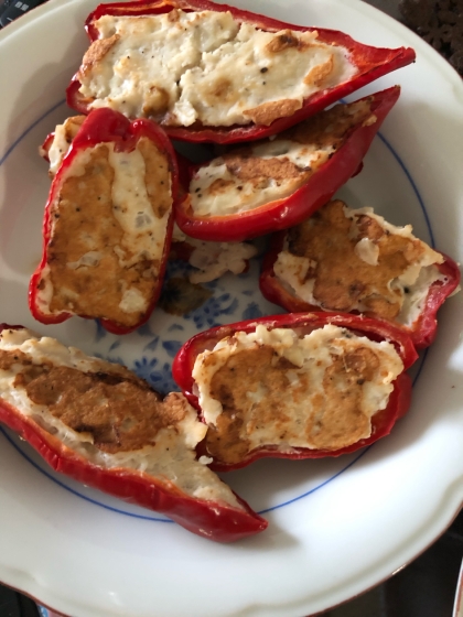 鶏挽きと豆腐で　ピーマンの肉詰め